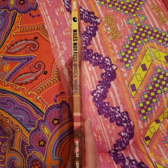 🕷 Spiderman Miles Morales Shockwave Graphic Novel 🕷 - Picture 2 of 4